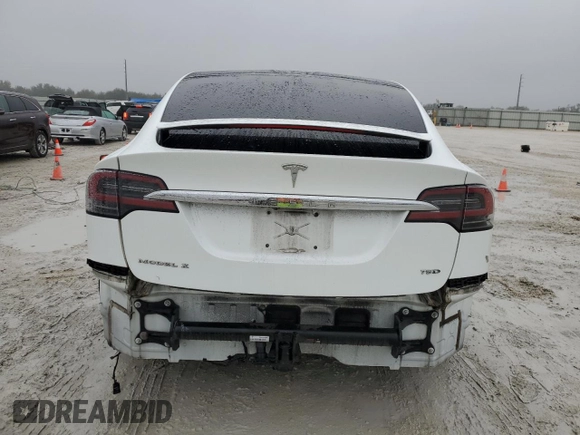 2017 Tesla Model X 90D z VIN 5YJXCBE22HF076134, wystawiony jako Copart lot #41828555 z przebiegiem 214 443 mil mil oraz Szkody całkowita. Historia ofert i sprzedaży dostępna na DreamBid. Obrazek 6.