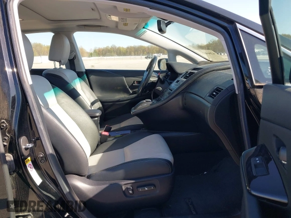 2010 Lexus HS 250h with VIN JTHBB1BA5A2027813, listed as a IAAI auction lot 42044072 with 147,818 mi miles. Bid and sale history available at carsss.com. Image 5.