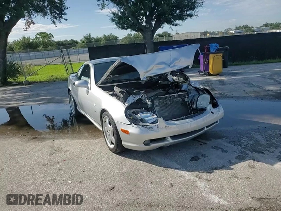 2000 Mercedes-Benz SLK-Class Kompressor with VIN WDBKK47F6YF164963, listed as a Copart auction lot 68790614 with 102,997 mi miles and Salvage Title. Bid and sale history available at carsss.com. Image 11.