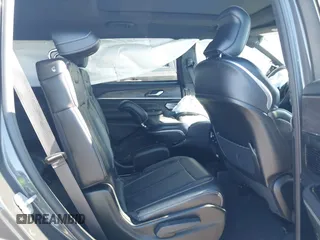 2022 Jeep Grand Cherokee Overland z VIN 1C4RJJDG6N8570854, wystawiony jako IAAI lot #40878737 z przebiegiem 19 947 mil mil oraz . Historia ofert i sprzedaży dostępna na DreamBid. Obrazek 8.