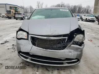 2014 Chrysler Town & Country Touring-L with VIN 2C4RC1CG7ER329627, listed as a Copart auction lot 43019185 with 204,542 mi miles and Clean Title. Bid and sale history available at carsss.com. Image 5.