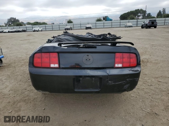 2005 Ford Mustang Deluxe z VIN 1ZVFT84N055184093, wystawiony jako Copart lot #60437785 z przebiegiem Nie podano mil oraz Nie do naprawy • Non repairable. Historia ofert i sprzedaży dostępna na DreamBid. Obrazek 6.