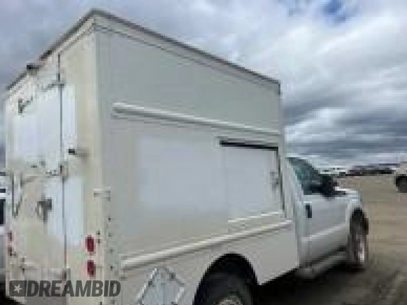 2013 Ford F-250 XL z VIN 1FDBF2B6XDEB43045, wystawiony jako IAAI lot #42511129 z przebiegiem 607 408 mil mil oraz . Historia ofert i sprzedaży dostępna na DreamBid. Obrazek 10.