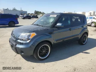 2011 Kia Soul ! with VIN KNDJT2A24B7277509, listed as a Copart auction lot 52999645 with 120,992 mi miles and Salvage Title. Bid and sale history available at carsss.com. Image 1.