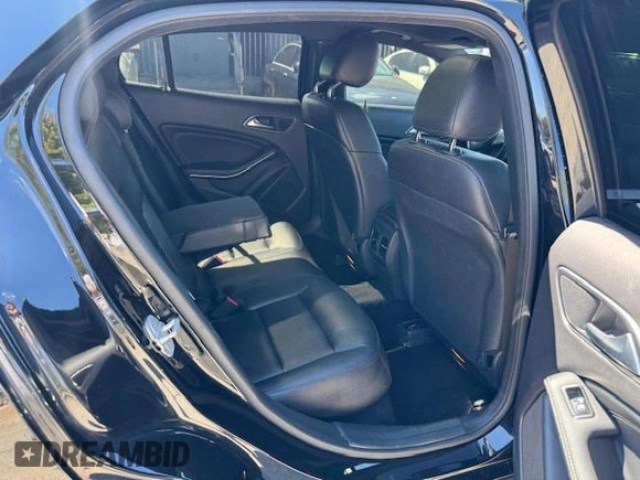 2018 Mercedes-Benz GLA 250 z VIN WDCTG4EB3JJ450631, wystawiony jako Copart lot #55705955 z przebiegiem 92 384 mil mil oraz Nie do naprawy • Non repairable. Historia ofert i sprzedaży dostępna na DreamBid. Obrazek 11.
