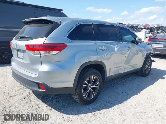 2019 Toyota Highlander LE with VIN 5TDZZRFH8KS362902, listed as a IAAI auction lot 42134460 with 40,102 mi miles and . Bid and sale history available at DreamBid. Image 4.