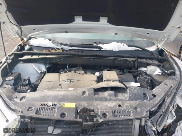 2019 Toyota Highlander SE with VIN 5TDJZRFH4KS597505, listed as a IAAI auction lot 41504122 with 59,347 mi miles. Bid and sale history available at carsss.com. Image 10.