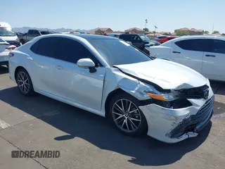 2023 Toyota Camry XLE z VIN 4T1F11AKXPU758648, wystawiony jako IAAI lot #42471815 z przebiegiem 27 714 mil mil oraz . Historia ofert i sprzedaży dostępna na DreamBid. Obrazek 1.