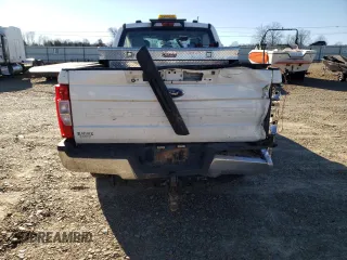 2020 Ford F-250 XL z VIN 1FT7W2BT6LEE28436, wystawiony jako Copart lot #47261765 z przebiegiem 117 061 mil mil oraz Szkoda całkowita • Salvage title. Historia ofert i sprzedaży dostępna na DreamBid. Obrazek 6.