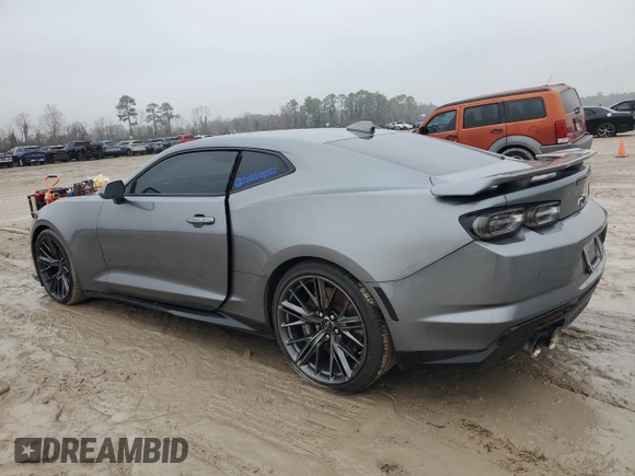 2021 Chevrolet Camaro ZL1 with VIN 1G1FJ1R61M0140058, listed as a Copart auction lot 43051595 with 29,896 mi miles and Clean Title. Bid and sale history available at carsss.com. Image 2.