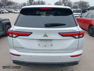 2024 Mitsubishi Outlander ES with VIN JA4J3UA86RZ007013, listed as a IAAI auction lot 41643993 with 106,572 mi miles. Bid and sale history available at carsss.com. Image 16.