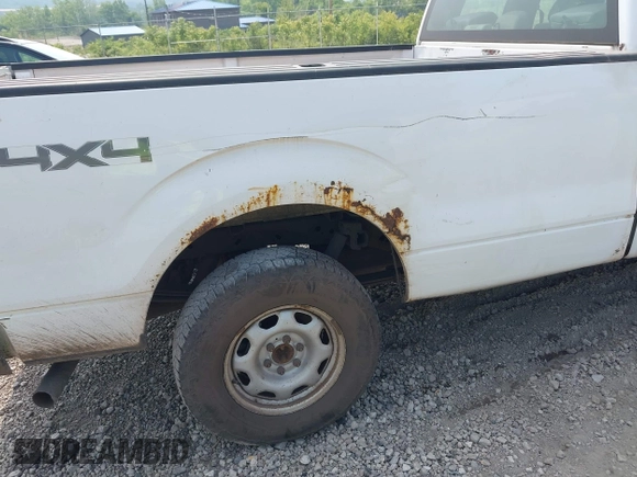 2014 Ford F-150 XL z VIN 1FTFX1EF6EKF63316, wystawiony jako IAAI lot #42405758 z przebiegiem 107 127 mil mil oraz . Historia ofert i sprzedaży dostępna na DreamBid. Obrazek 6.