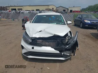 2023 Kia Forte LXS z VIN 3KPF24AD6PE611746, wystawiony jako IAAI lot #42427246 z przebiegiem 56 552 mil mil oraz . Historia ofert i sprzedaży dostępna na DreamBid. Obrazek 12.