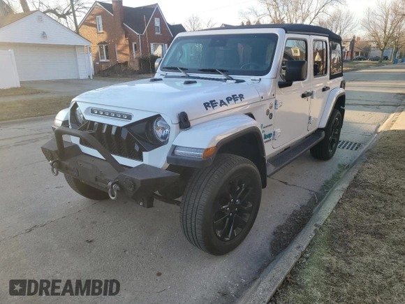 2022 Jeep Wrangler Unlimited Sahara with VIN 1C4HJXEG6NW255481, listed as a Copart auction lot 49181705 with 8,206 mi miles and Clean title. Bid and sale history available at DreamBid. Image 2.