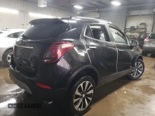 2020 Buick Encore Essence z VIN KL4CJGSB6LB045867, wystawiony jako Copart lot #88046955 z przebiegiem 37 595 mil mil oraz Szkody całkowita. Historia ofert i sprzedaży dostępna na DreamBid. Obrazek 3.