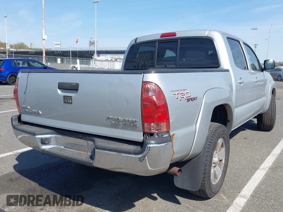 2006 Toyota Tacoma PreRunner z VIN 5TEJU62N66Z235712, wystawiony jako IAAI lot #42102058 z przebiegiem 264 012 mil mil oraz . Historia ofert i sprzedaży dostępna na DreamBid. Obrazek 4.