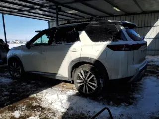2024 Nissan Pathfinder Platinum z VIN 5N1DR3DK2RC225287, wystawiony jako Copart lot #89407945 z przebiegiem 20 991 mil mil oraz Szkoda całkowita • Salvage title. Historia ofert i sprzedaży dostępna na DreamBid. Obrazek 2.