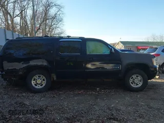 2007 Chevrolet Suburban LT with VIN 3GNGK26K37G143230, listed as a IAAI auction lot 41742956 with Not Provided miles and . Bid and sale history available at DreamBid. Image 14.