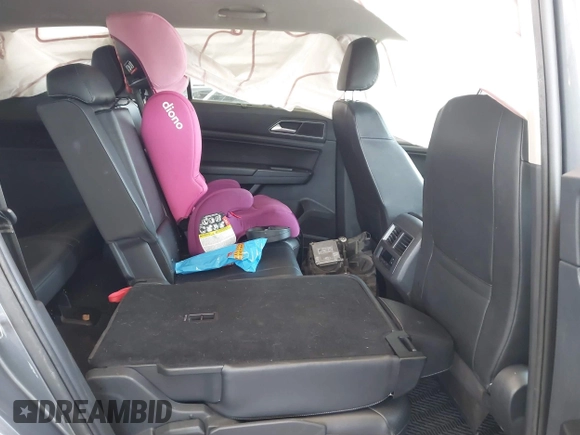 2019 Volkswagen Atlas SE with VIN 1V2DR2CA2KC547116, listed as a IAAI auction lot 41840372 with 102,625 mi miles and . Bid and sale history available at DreamBid. Image 8.