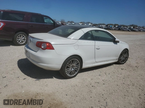 2011 Volkswagen Eos Komfort with VIN WVWBW7AH7BV002564, listed as a Copart auction lot 48761785 with 100,512 mi miles and Clean Title. Bid and sale history available at DreamBid. Image 3.