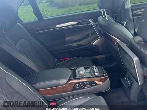 2019 Genesis G90 Ultimate with VIN KMHG54JH9KU053279, listed as a IAAI auction lot 42232463 with 4,271 mi miles and . Bid and sale history available at DreamBid. Image 8.