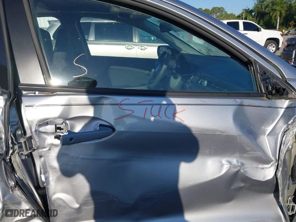 2019 Honda HR-V EX with VIN 3CZRU5H57KM716557, listed as a IAAI auction lot 41846017 with 15,190 mi miles. Bid and sale history available at carsss.com. Image 5.