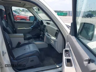 2008 Jeep Liberty Limited z VIN 1J8GN58KX8W193424, wystawiony jako IAAI lot #42398191 z przebiegiem 211 549 mil mil oraz . Historia ofert i sprzedaży dostępna na DreamBid. Obrazek 5.