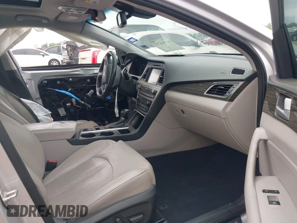 2015 Hyundai Sonata Limited with VIN 5NPE34AF6FH071108, listed as a IAAI auction lot 41946732 with 151,120 mi miles and . Bid and sale history available at carsss.com. Image 5.