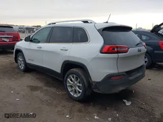 2015 Jeep Cherokee Latitude with VIN 1C4PJLCB5FW737467, listed as a IAAI auction lot 41125508 with 132,463 mi miles. Bid and sale history available at carsss.com. Image 3.