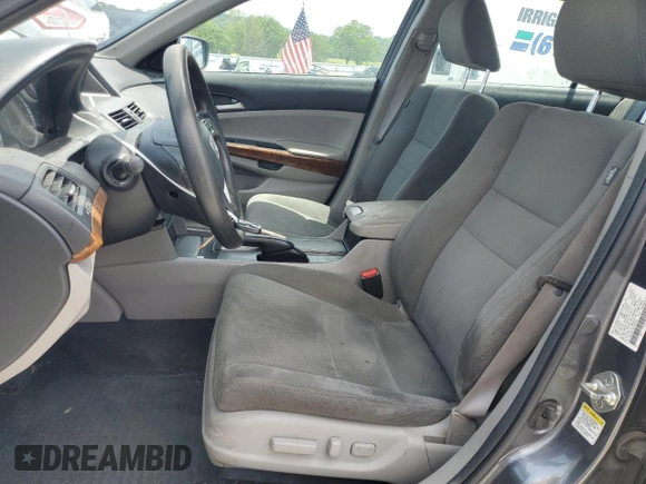 2012 Honda Accord EX z VIN 1HGCP2F79CA183634, wystawiony jako Copart lot #56689935 z przebiegiem 121 739 mil mil oraz Czysty tytuł • Clean title. Historia ofert i sprzedaży dostępna na DreamBid. Obrazek 7.