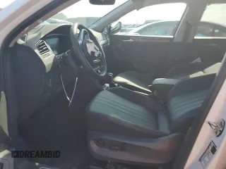 2024 Volkswagen Tiguan z VIN 3VVTB7AXXRM208006, wystawiony jako Copart lot #44222715 z przebiegiem 1 904 mil mil oraz Szkoda całkowita • Salvage title. Historia ofert i sprzedaży dostępna na DreamBid. Obrazek 7.