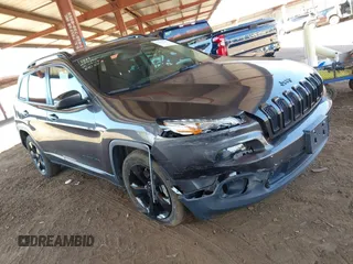 2016 Jeep Cherokee Latitude z VIN 1C4PJLCS4GW184621, wystawiony jako IAAI lot #42007342 z przebiegiem 120 609 mil mil oraz . Historia ofert i sprzedaży dostępna na DreamBid. Obrazek 1.