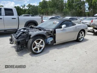 2007 Chevrolet Corvette z VIN 1G1YY36U275134912, wystawiony jako Copart lot #58330885 z przebiegiem 80 364 mil mil oraz Szkoda całkowita • Salvage title. Historia ofert i sprzedaży dostępna na DreamBid. Obrazek 1.