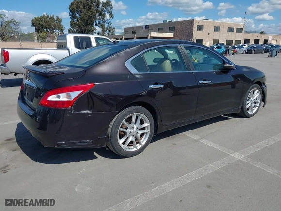 2011 Nissan Maxima 3.5 S with VIN 1N4AA5AP3BC811423, listed as a IAAI auction lot 41955977 with 158,356 mi miles. Bid and sale history available at carsss.com. Image 4.
