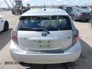 2013 Toyota Prius One z VIN JTDKDTB34D1049949, wystawiony jako IAAI lot #42246438 z przebiegiem 68 203 mil mil oraz . Historia ofert i sprzedaży dostępna na DreamBid. Obrazek 16.