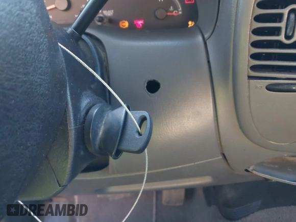 2003 Ford F-150 с VIN 2FTRX08W53CA43029, выставлен на аукционе IAAI как лот 42483083 с пробегом 311 710 миль миль и . История ставок и продаж доступна на DreamBid. Изображение 11.