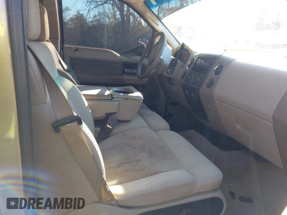 2005 Ford F-150 XLT with VIN 1FTPX12555NB05846, listed as a IAAI auction lot 41857253 with 226,219 mi miles. Bid and sale history available at carsss.com. Image 5.