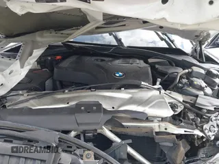 2019 BMW 3 Series 330i z VIN 3MW5R1J57K8A03673, wystawiony jako IAAI lot #41672322 z przebiegiem 72 083 mil mil oraz . Historia ofert i sprzedaży dostępna na DreamBid. Obrazek 10.