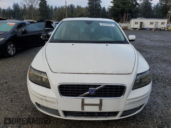 2005 Volvo S40 with VIN YV1MS682152048598, listed as a Copart auction lot 82436234 with 0 mi miles and Clean Title. Bid and sale history available at carsss.com. Image 5.