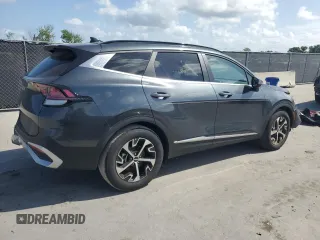 2025 Kia Sportage EX with VIN 5XYK33DF2SG242298, listed as a Copart auction lot 52529235 with 2,248 mi miles and Salvage Title. Bid and sale history available at carsss.com. Image 3.
