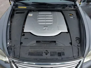2013 Lexus LS 460 с VIN JTHCL5EF8D5017831, выставлен на аукционе IAAI как лот 42709181 с пробегом 72 271 миль миль и . История ставок и продаж доступна на DreamBid. Изображение 10.