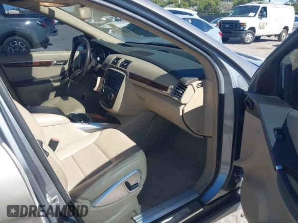 2012 Mercedes-Benz R 350 with VIN 4JGCB5HEXCA146176, listed as a IAAI auction lot 41442159 with 120,922 mi miles and . Bid and sale history available at DreamBid. Image 5.