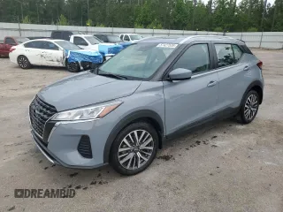 2022 Nissan Kicks SV z VIN 3N1CP5CV3NL479024, wystawiony jako Copart lot #57427535 z przebiegiem 60 797 mil mil oraz Szkoda całkowita • Salvage title. Historia ofert i sprzedaży dostępna na DreamBid. Obrazek 1.