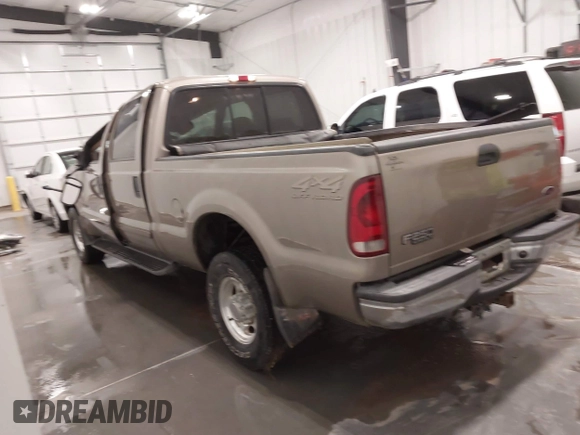 2002 Ford F-250 XL z VIN 1FTNW21F12EB82526, wystawiony jako IAAI lot #41937454 z przebiegiem 133 291 mil mil oraz . Historia ofert i sprzedaży dostępna na DreamBid. Obrazek 3.