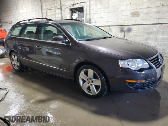 2008 Volkswagen Passat Komfort with VIN WVWLK73C88E240272, listed as a Copart auction lot 57714685 with 155,441 mi miles and Clean title. Bid and sale history available at DreamBid. Image 4.