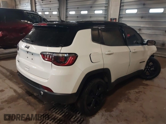 2021 Jeep Compass Latitude z VIN 3C4NJDBB8MT530881, wystawiony jako IAAI lot #42159145 z przebiegiem Nie podano mil oraz . Historia ofert i sprzedaży dostępna na DreamBid. Obrazek 4.