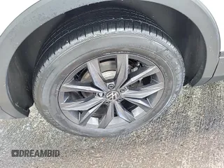 2024 Volkswagen Tiguan SE с VIN 3VV3B7AX0RM096462, выставлен на аукционе IAAI как лот 42844462 с пробегом 33 442 миль миль и . История ставок и продаж доступна на DreamBid. Изображение 26.