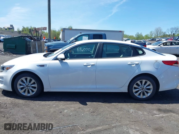 2018 Kia Optima LX with VIN 5XXGT4L31JG261091, listed as a IAAI auction lot 42168652 with 68,070 mi miles. Bid and sale history available at carsss.com. Image 14.