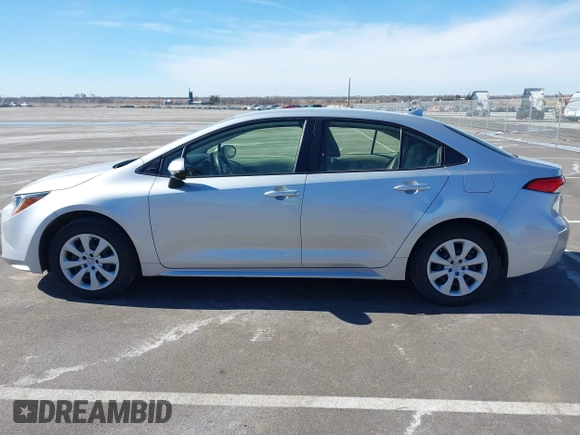 2022 Toyota Corolla LE with VIN JTDEPMAE5NJ221114, listed as a IAAI auction lot 41660732 with 48,662 mi miles and . Bid and sale history available at carsss.com. Image 14.