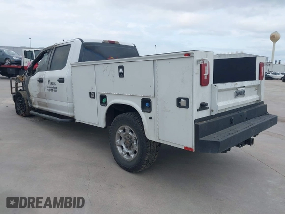 2019 Ford F-250 z VIN 1FD7W2BT8KEC91512, wystawiony jako IAAI lot #40410739 z przebiegiem Nie podano mil oraz . Historia ofert i sprzedaży dostępna na DreamBid. Obrazek 3.